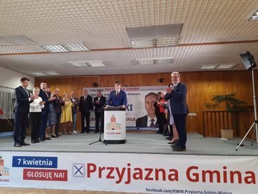 Konferencja prasowa Przyjaznej Gminy – prezentacja kandydata na burmistrza Wielunia Piotra Radowskiego i kandydatów do Rady Miasta